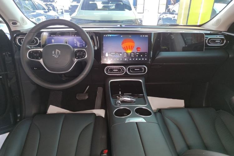 Used Leapmotor C11 2023 Range-Extended 180 Comfort Edition Center Console