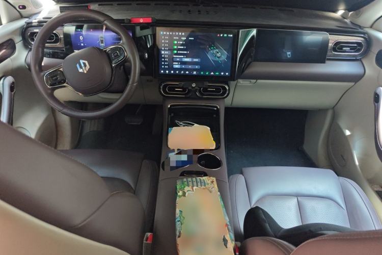 Used Leapmotor C11 2023 Range-Extended 300 Smart Enjoyment Edition Center Console
