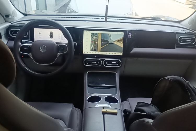 Used Leapmotor C11 2023 Range-Extended 200 Comfort Edition Center Console