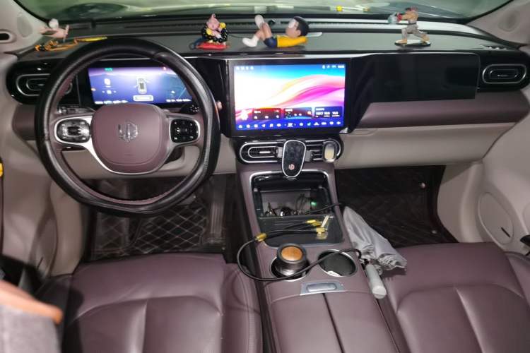 Used Leapmotor C11 2023 Extended-Range 285 Comfort Edition Center Console