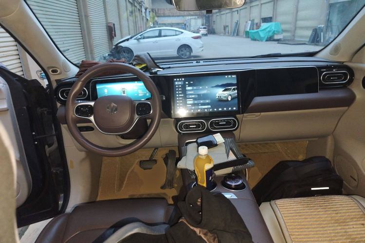 Used Leapmotor C11 2023 Pure Electric 500 Comfort Edition Center Console