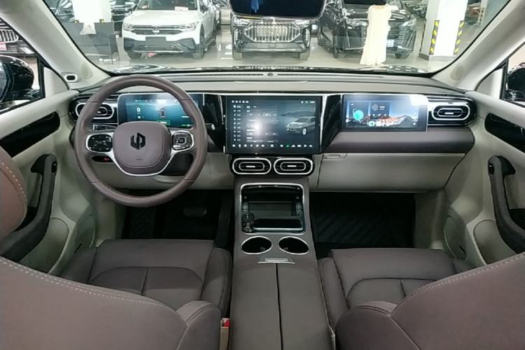 Used Leapmotor C11 2023 Pure Electric 500 Comfort Edition Center Console