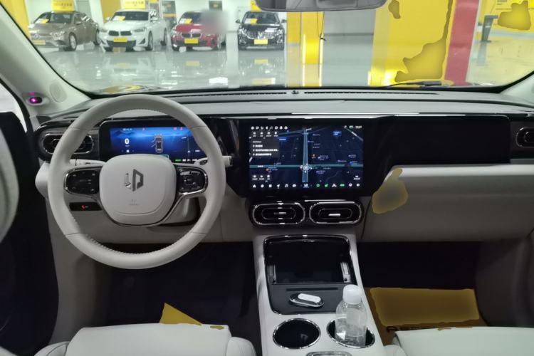 Used Leapmotor C11 2023 Range-Extended 285 Smart Enjoyment Edition Center Console