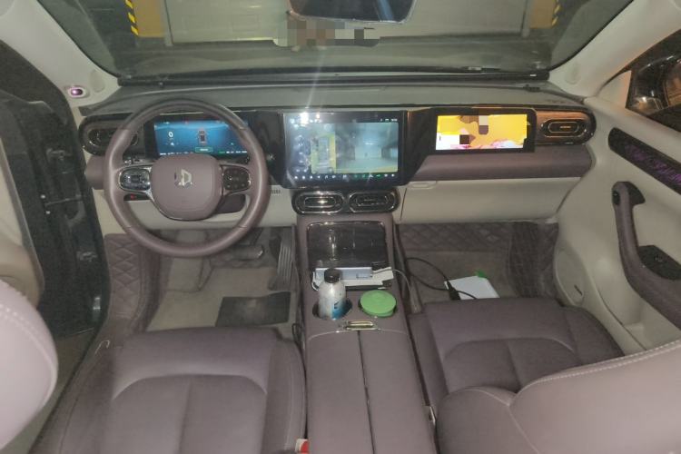 Used Leapmotor C11 2023 Range-Extended 285 Smart Enjoyment Edition Center Console