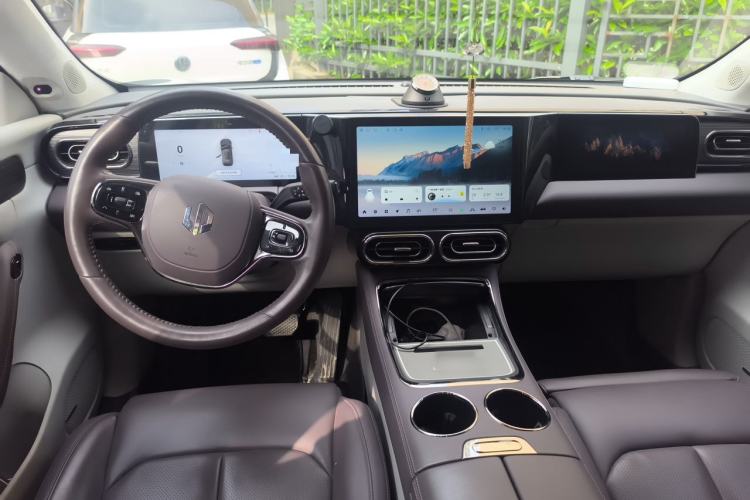 Used Leapmotor C11 2023 Pure Electric 580 All-Wheel-Drive Performance Edition Center Console