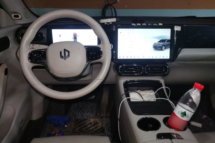 Used Leapmotor C11 2023 Pure Electric 500 Smart Edition Center Console