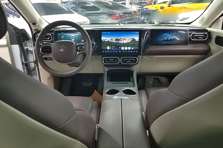 Used Leapmotor C11 2023 Range-Extended 180 Comfort Edition Center Console