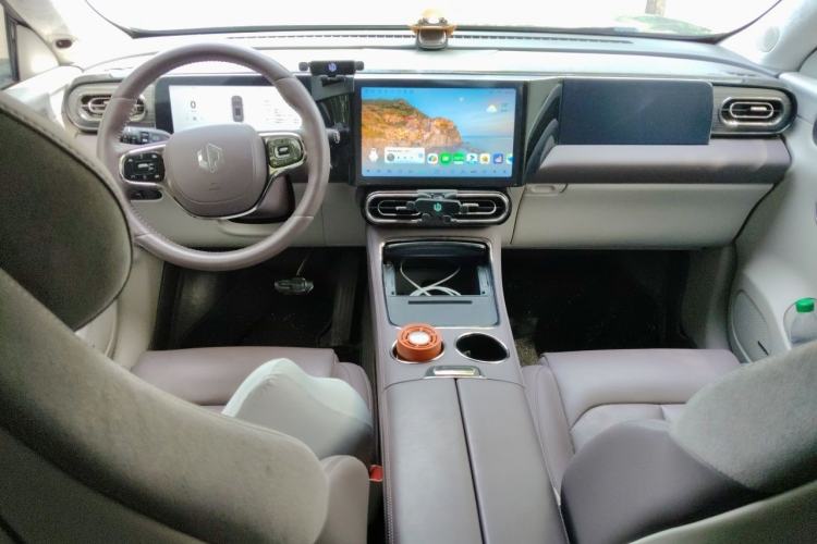 Used Leapmotor C11 2023 Pure Electric 580 All-Wheel-Drive Performance Edition Center Console