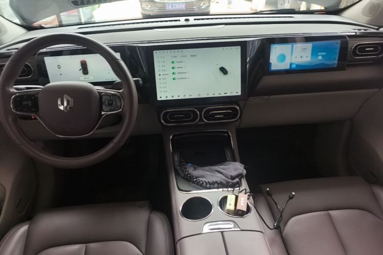 Used Leapmotor C11 2023 Pure Electric 500 Smart Edition Center Console
