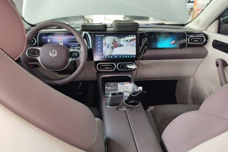 Used Leapmotor C11 2023 Range-Extended 200 Comfort Edition Center Console