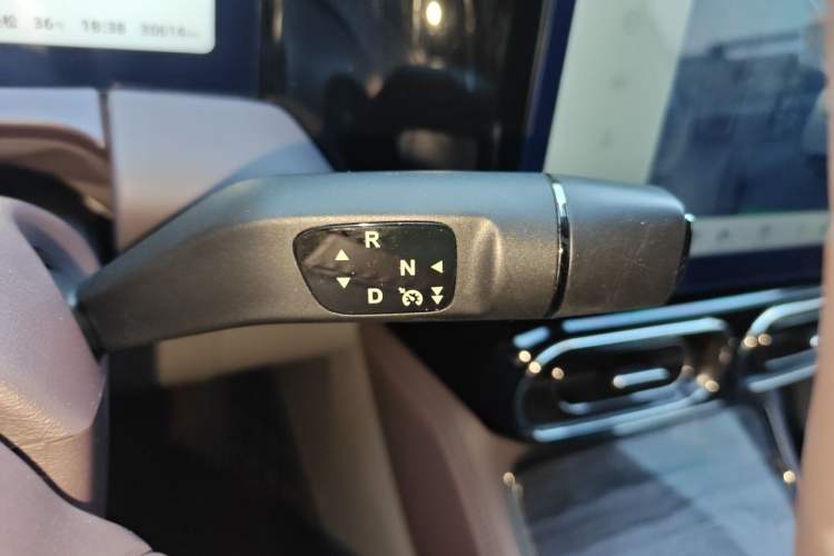 Used Leapmotor C11 2023 Range-Extended 285 Smart Enjoyment Edition Gear Lever