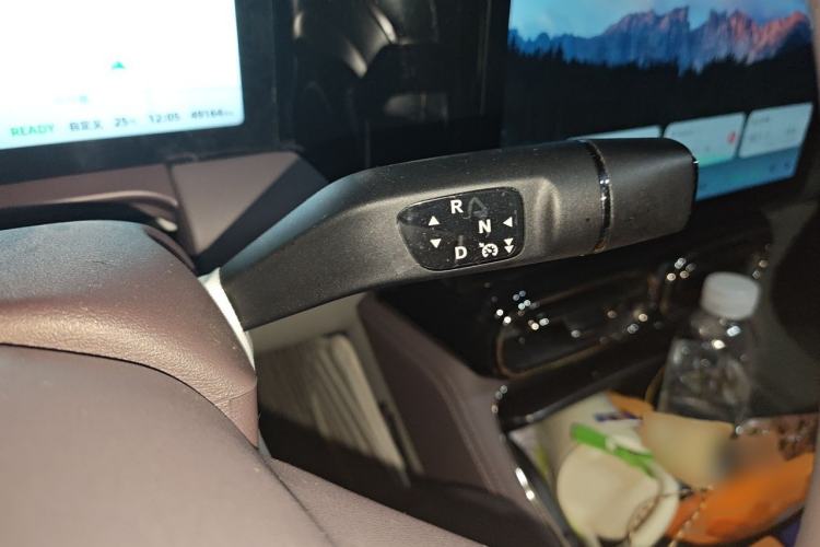 Used Leapmotor C11 2023 Range-Extended 300 Smart Enjoyment Edition Gear Lever