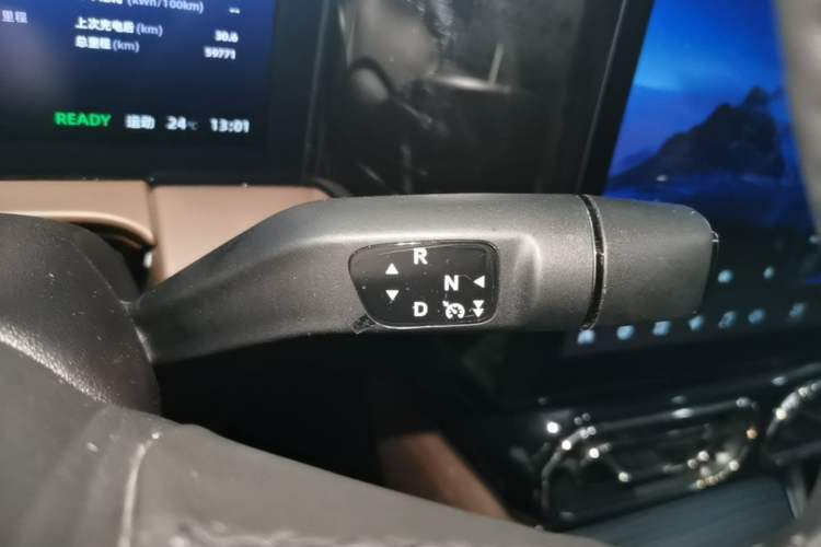 Used Leapmotor C11 2023 Pure Electric 500 Zhixing Edition Gear Lever