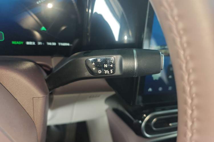 Used Leapmotor C11 2023 Extended-Range 285 Comfort Edition Gear Lever