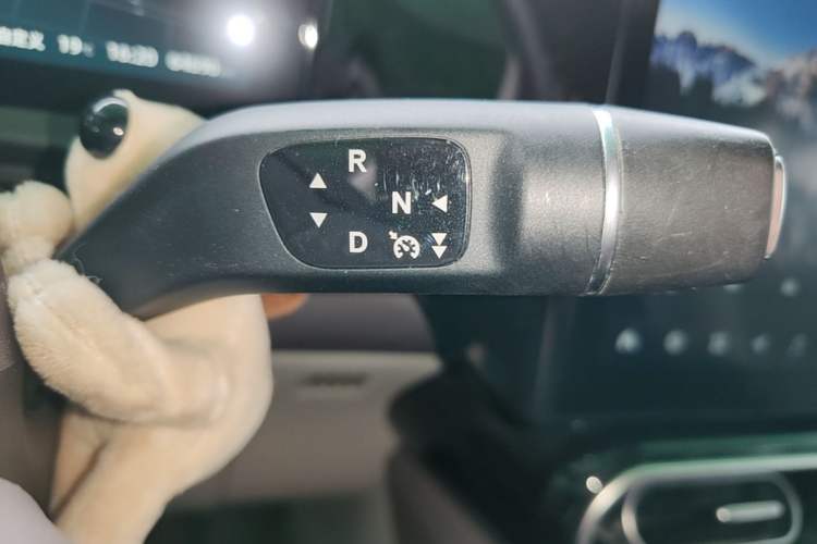Used Leapmotor C11 2023 Range-Extended 180 Comfort Edition Gear Lever