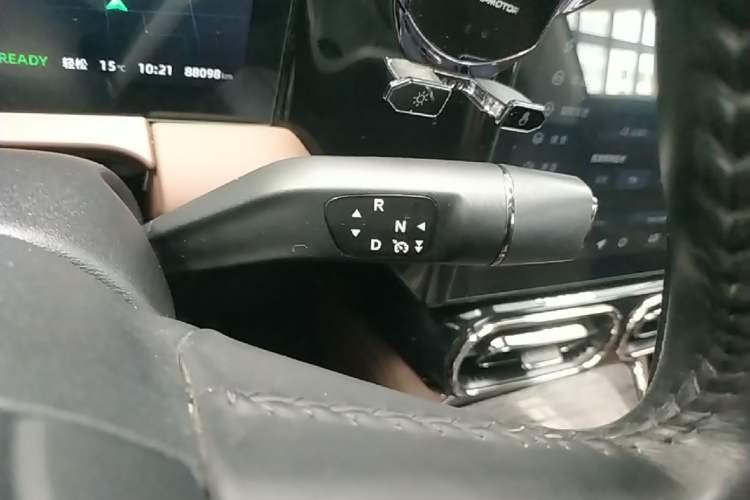 Used Leapmotor C11 2023 Range-Extended 300 Smart Enjoyment Edition Gear Lever