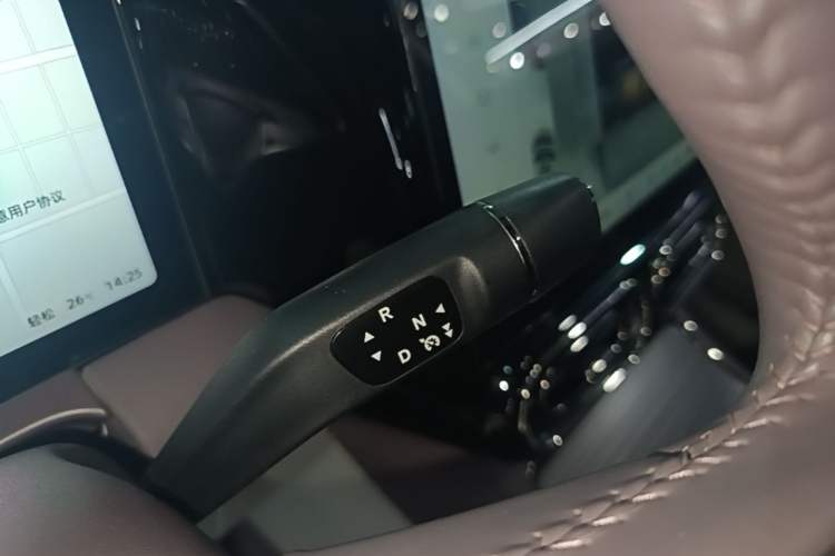 Used Leapmotor C11 2023 Pure Electric 500 Smart Edition Gear Lever