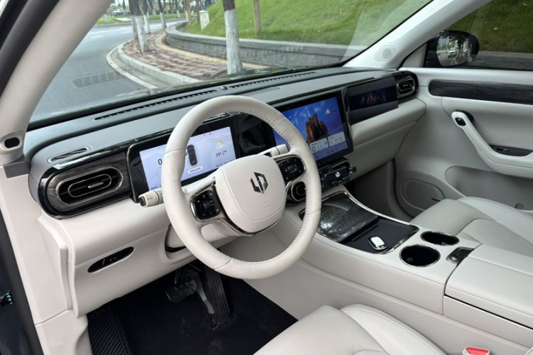 Used Leapmotor C11 2023 Range-Extended 285 Smart Enjoyment Edition Interior 2