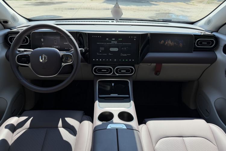 Used Leapmotor C11 2023 Extended-Range 285 Comfort Edition Interior 2