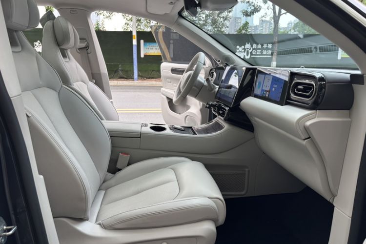 Used Leapmotor C11 2023 Range-Extended 285 Smart Enjoyment Edition Interior 5