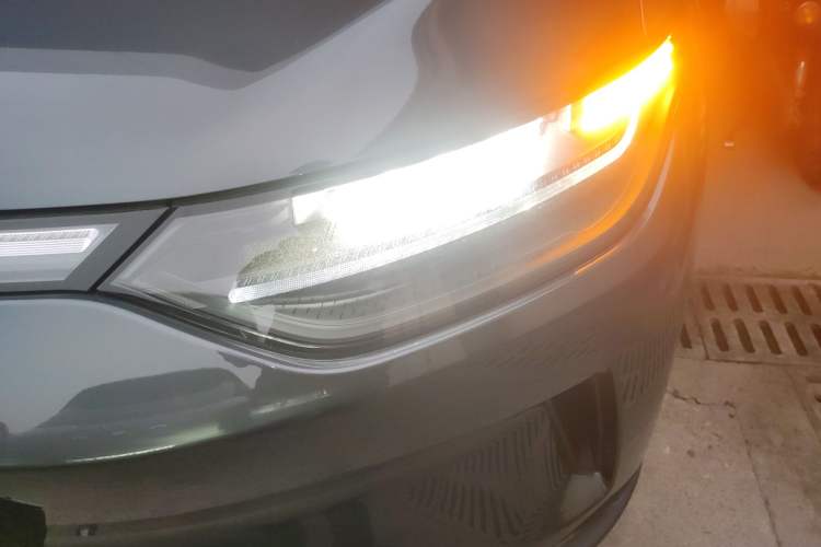 Used Leapmotor C11 2023 Pure Electric 580 All-Wheel-Drive Performance Edition Left Front Headlight
