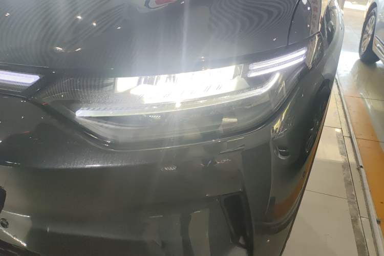Used Leapmotor C11 2023 Pure Electric 580 All-Wheel-Drive Performance Edition Left Front Headlight