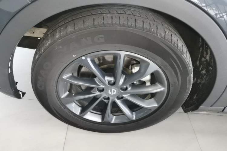 Used Leapmotor C11 2023 Pure Electric 500 Comfort Edition Left Front Wheel Hub