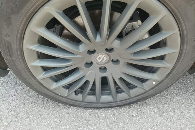 Used Leapmotor C11 2023 Pure Electric 500 Comfort Edition Left Front Wheel Hub