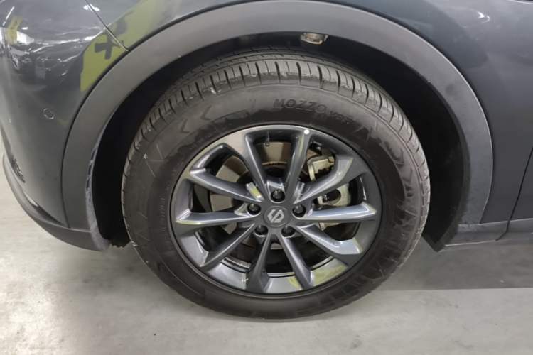 Used Leapmotor C11 2023 Pure Electric 500 Smart Edition Left Front Wheel Hub