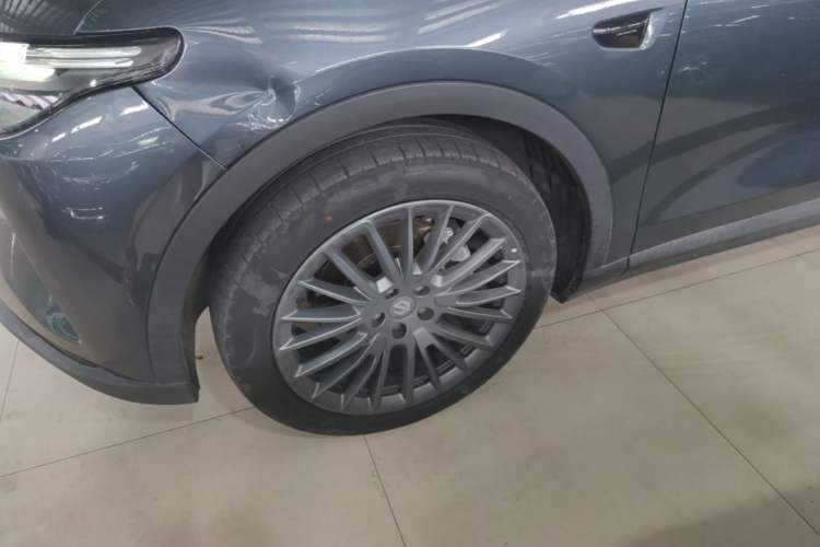 Used Leapmotor C11 2023 Pure Electric 500 Comfort Edition Left Front Wheel Hub