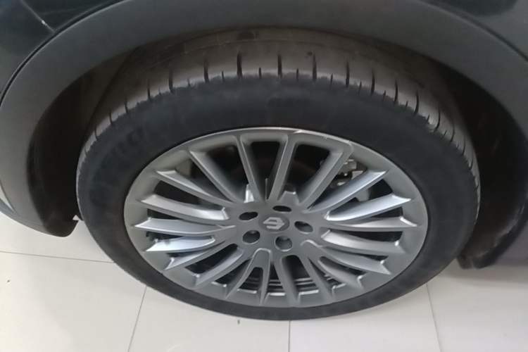 Used Leapmotor C11 2023 Pure Electric 500 Smart Edition Left Front Wheel Hub