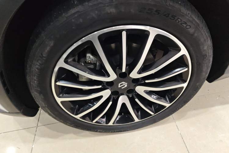 Used Leapmotor C11 2023 Extended-Range 285 Comfort Edition Left Front Wheel Hub