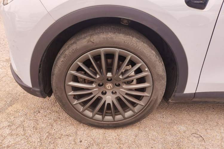 Used Leapmotor C11 2023 Pure Electric 500 Comfort Edition Left Front Wheel Hub