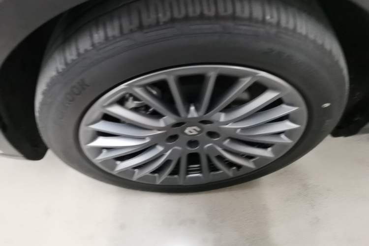 Used Leapmotor C11 2023 Range-Extended 300 Comfort Edition Left Front Wheel Hub
