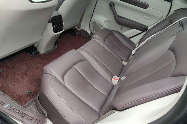 Used Leapmotor C11 2023 Range-Extended 300 Smart Enjoyment Edition Left Rear Seat