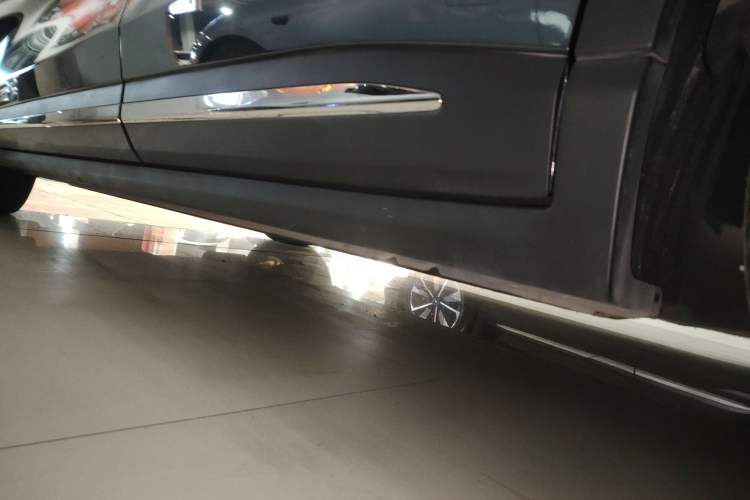 Used Leapmotor C11 2023 Pure Electric 580 All-Wheel-Drive Performance Edition Left Side Sill