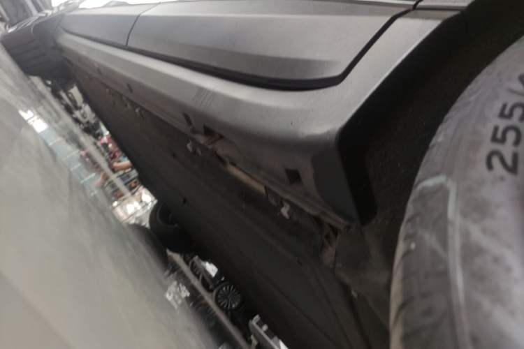 Used Leapmotor C11 2023 Pure Electric 500 Comfort Edition Left Side Sill