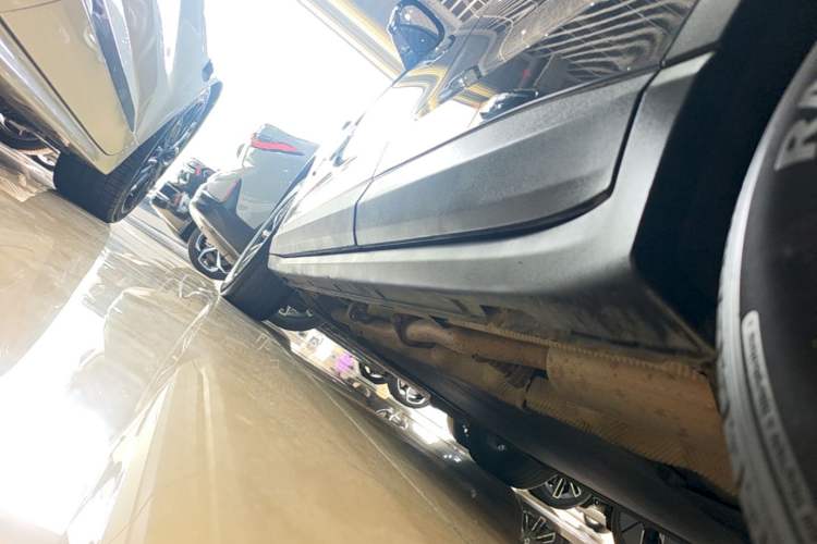 Used Leapmotor C11 2023 Extended-Range 285 Comfort Edition Left Side Sill