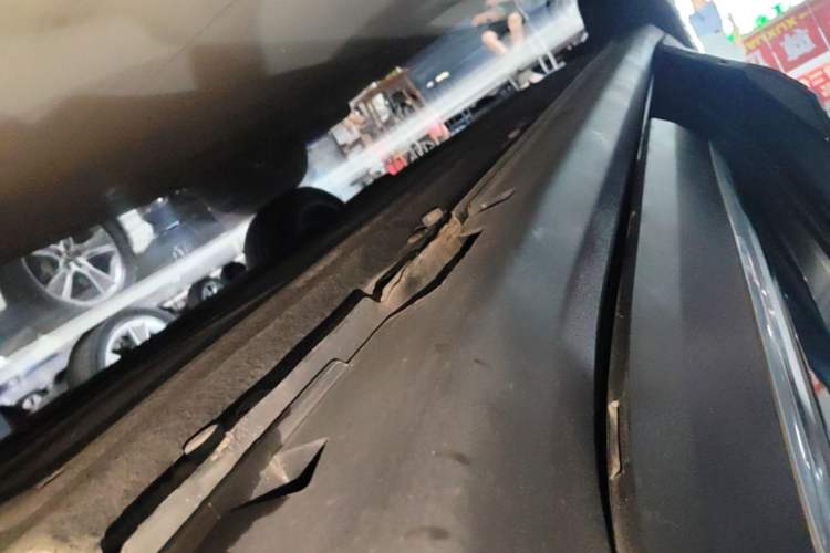 Used Leapmotor C11 2023 Pure Electric 500 Smart Edition Left Side Sill