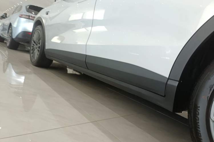 Used Leapmotor C11 2023 Range-Extended 300 Comfort Edition Left Side Sill