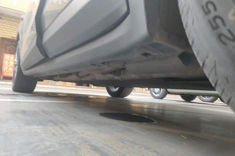 Used Leapmotor C11 2023 Range-Extended 200 Comfort Edition Left Side Sill