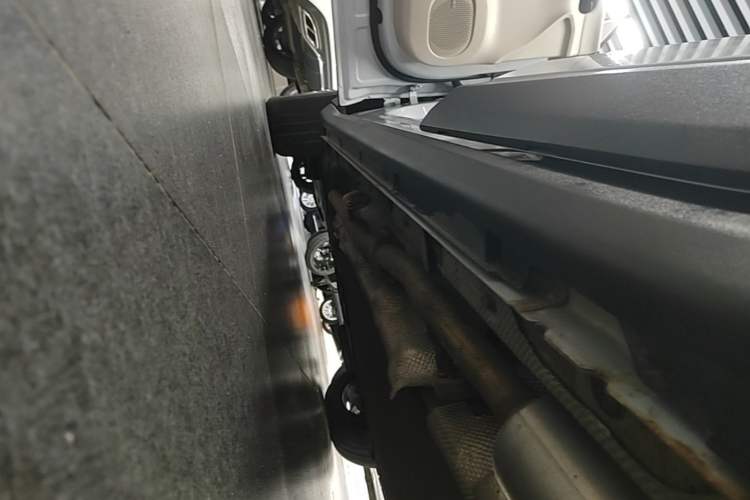 Used Leapmotor C11 2023 Range-Extended 180 Comfort Edition Left Side Sill