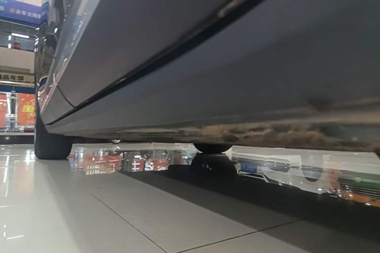 Used Leapmotor C11 2023 Pure Electric 500 Smart Edition Left Side Sill