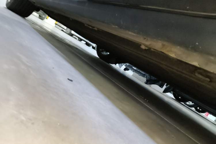 Used Leapmotor C11 2023 Pure Electric 650 ZhiXiang Edition Left Side Sill