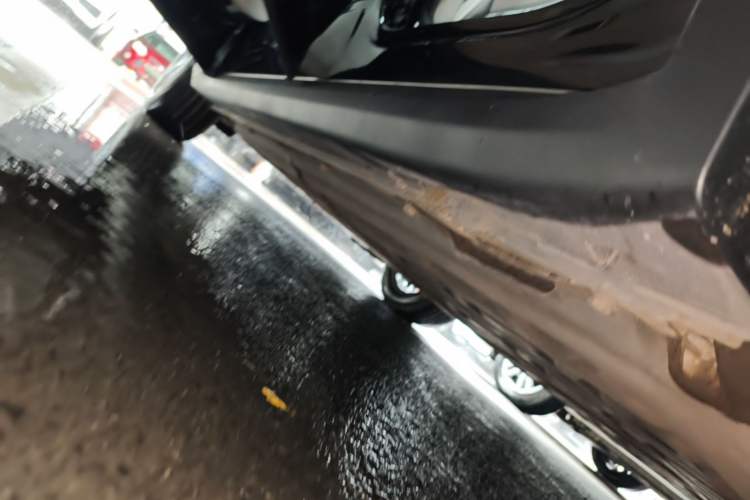 Used Leapmotor C11 2023 Pure Electric 500 Smart Edition Left Side Sill