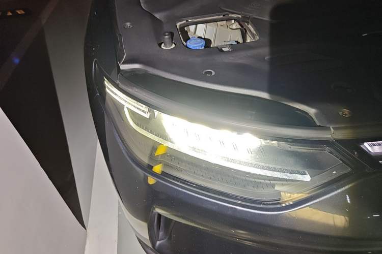 Used Leapmotor C11 2023 Pure Electric 580 All-Wheel-Drive Performance Edition Right Front Headlight
