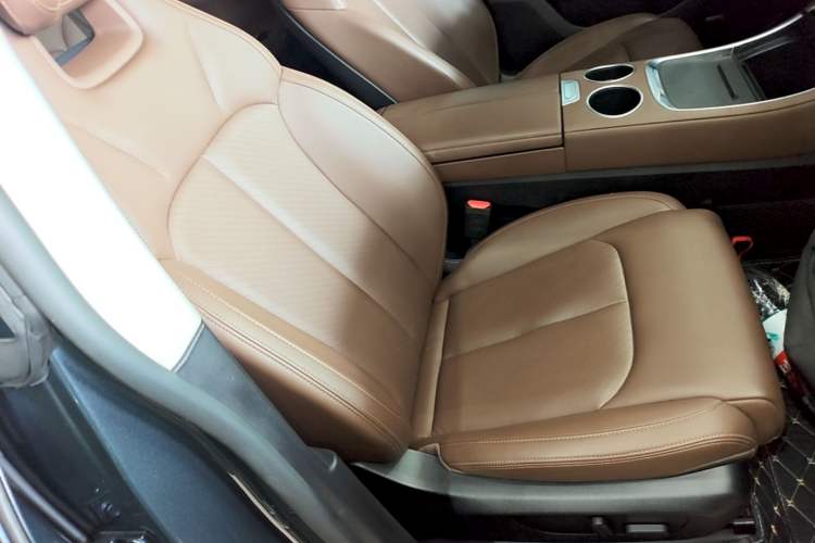 Used Leapmotor C11 2023 Extended-Range 285 Comfort Edition Right Front Seat