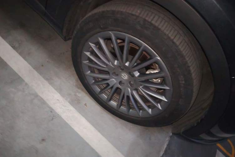 Used Leapmotor C11 2023 Range-Extended 300 Comfort Edition Right Front Wheel Hub