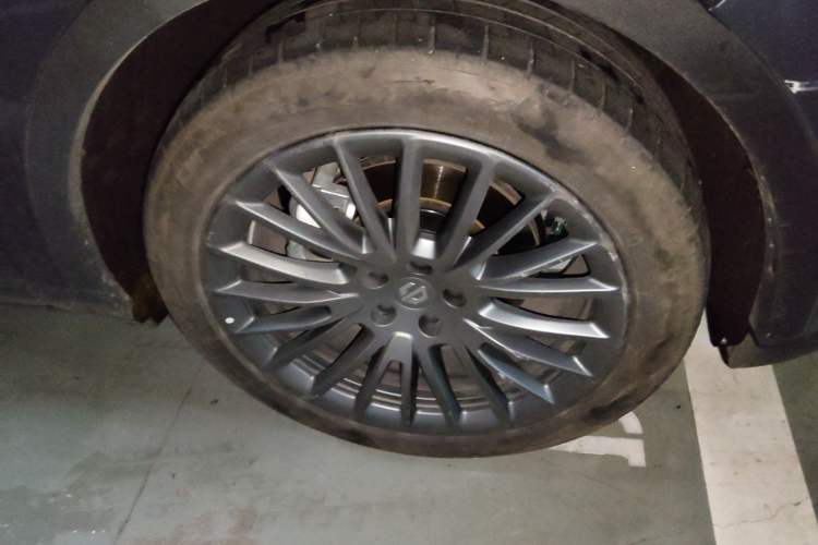 Used Leapmotor C11 2023 Pure Electric 500 Comfort Edition Right Front Wheel Hub