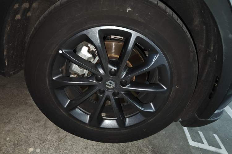 Used Leapmotor C11 2023 Pure Electric 500 Comfort Edition Right Front Wheel Hub